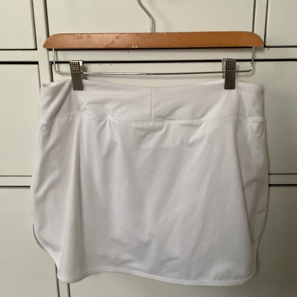 White Nike Skort - Picture 2 of 3